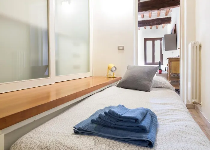 A Due Passi Della Casa Natale Del Maestro Toscanini Parma