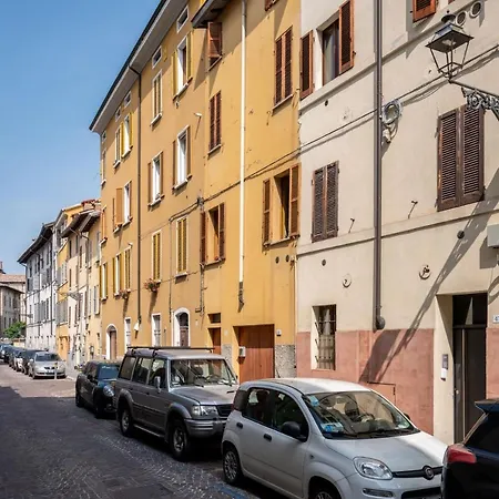 公寓 A Due Passi Della Casa Natale Del Maestro Toscanini 帕爾馬